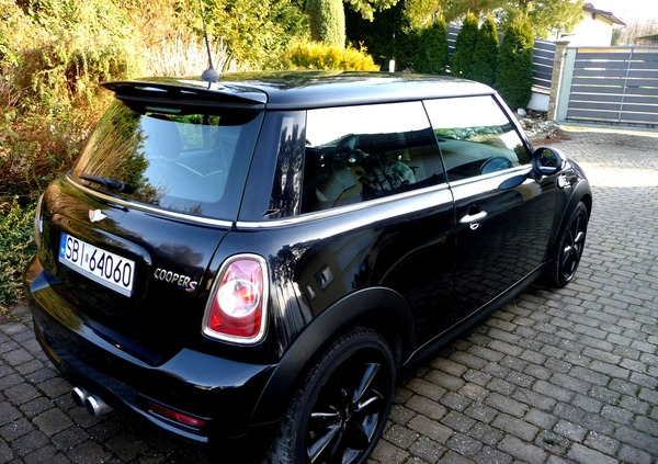 MINI Cooper cena 34900 przebieg: 143000, rok produkcji 2011 z Stęszew małe 742